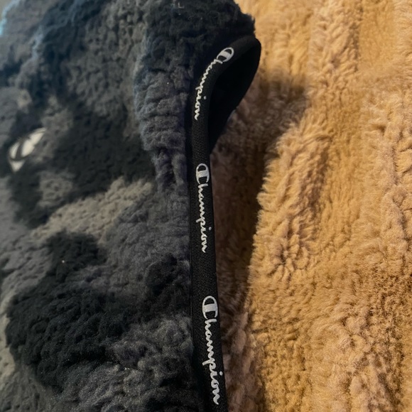 NWT - Champion Cozy Sherpa High Pile Mesh Camo Zipup Vest (Standard Fit) - Picture 11 of 14